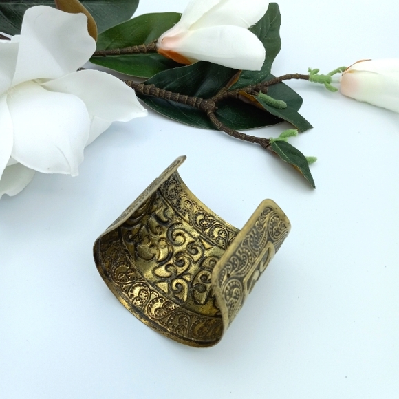 Vintage Etched Brass Open Cuff Wide Bangle Boho - Picture 6 of 9